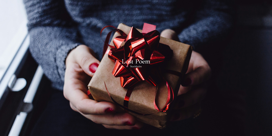 Gift Guide for Mom – Meaningful Jewelry That Lasts Longer Than Flowers