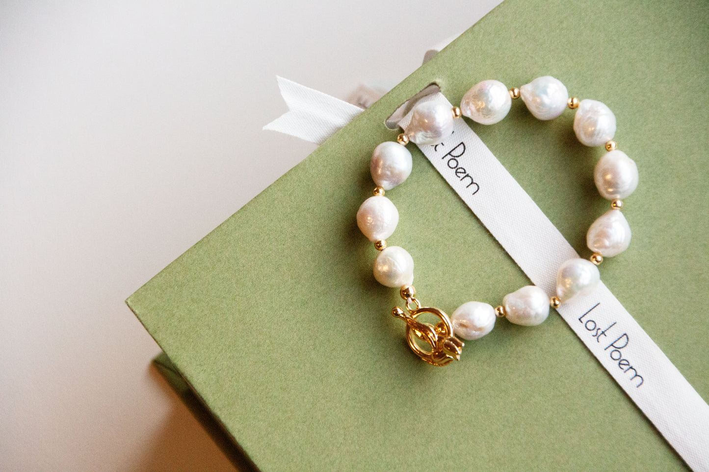 A new chapter guldpläterat armband