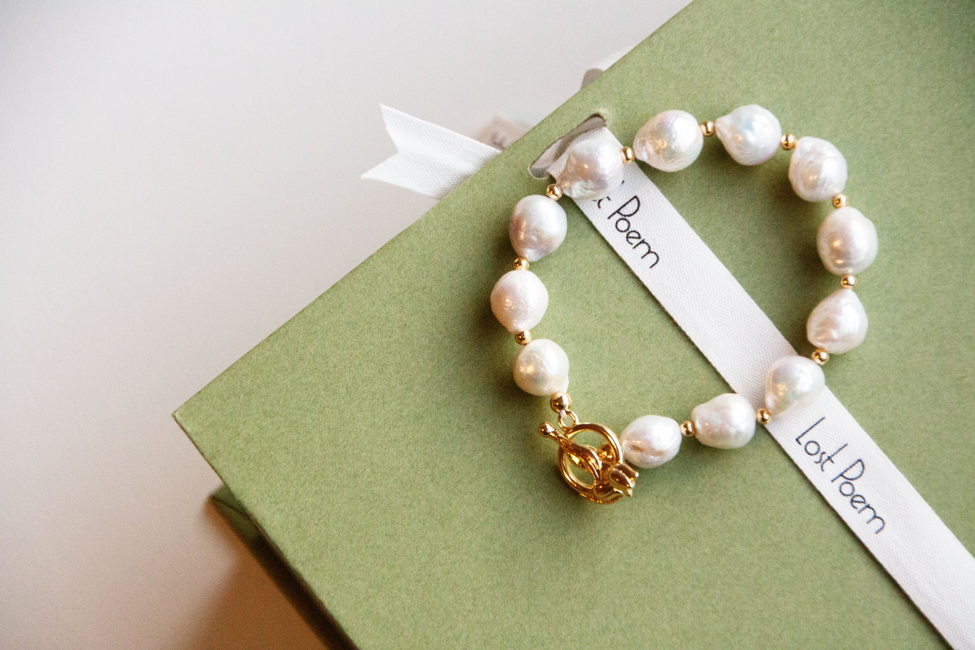 A new chapter guldpläterat armband