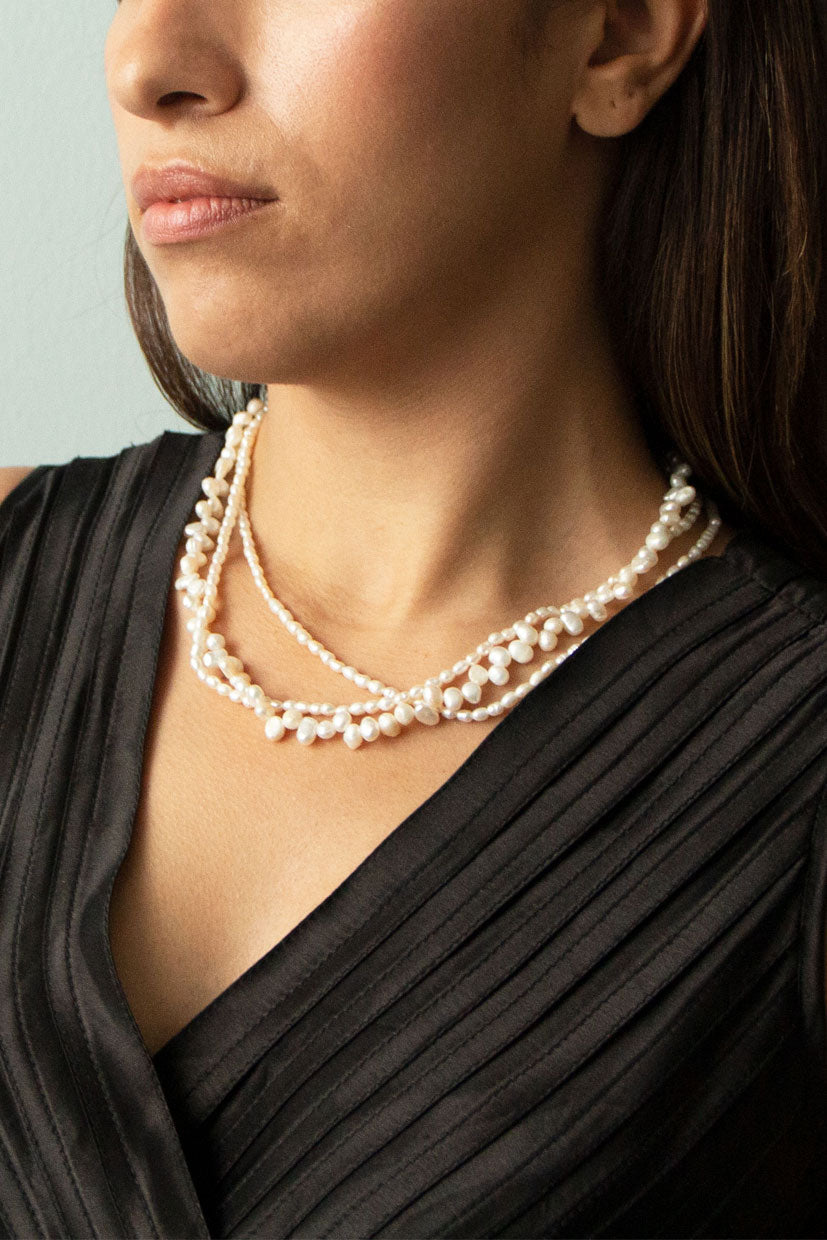 Triple Moonlight guldpläterat halsband med sötvattenspärlor