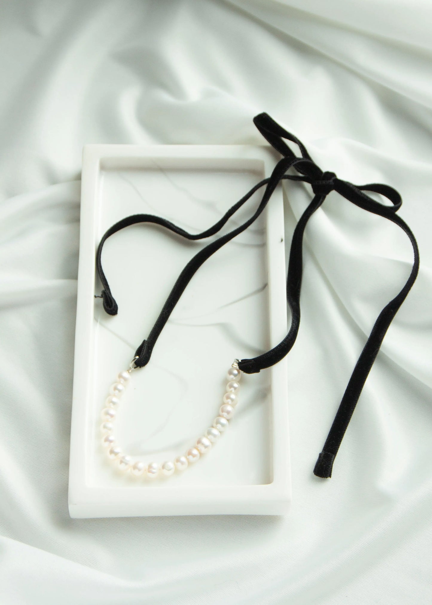 ballet velvet adjustable necklace 