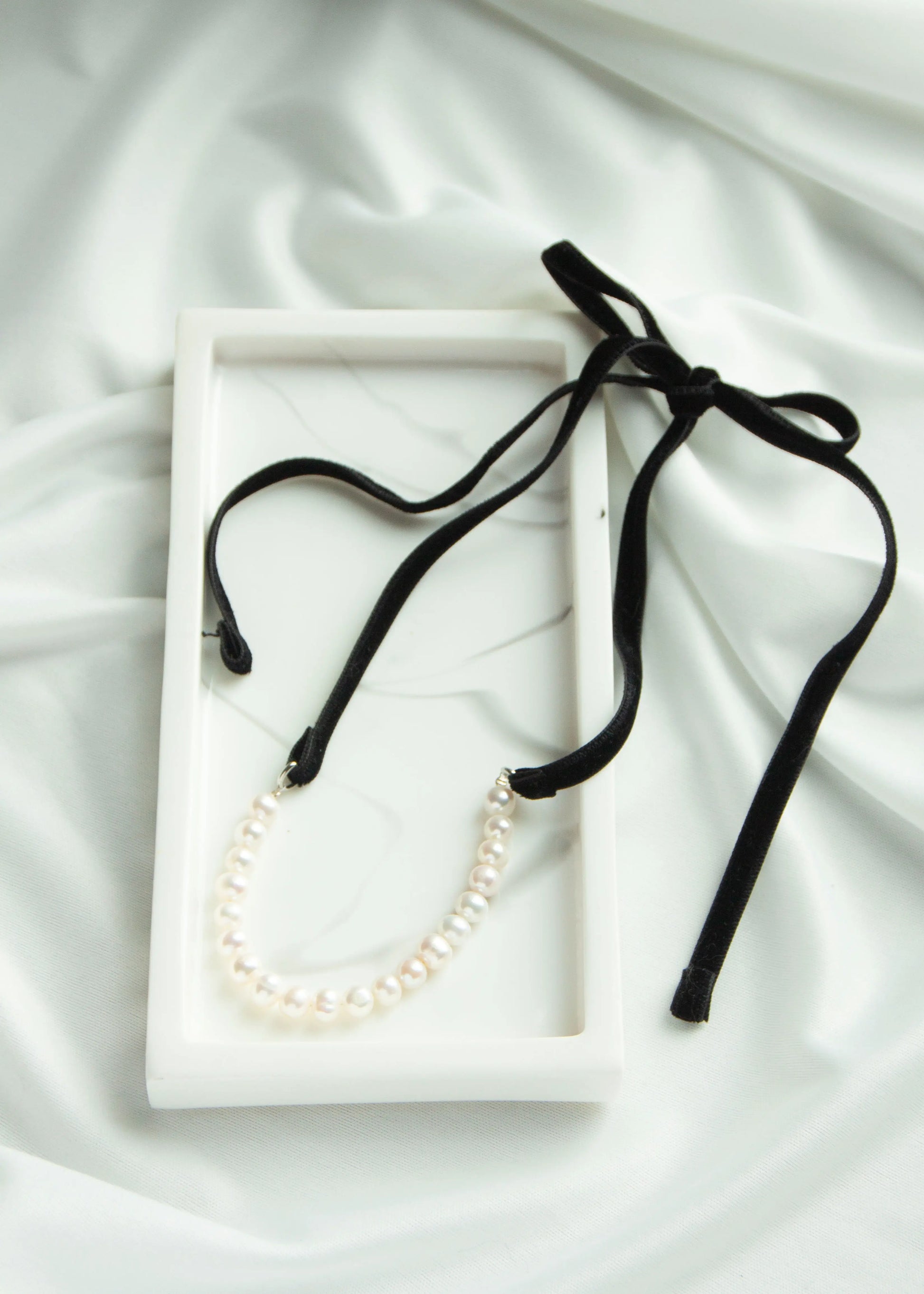 ballet velvet adjustable necklace 