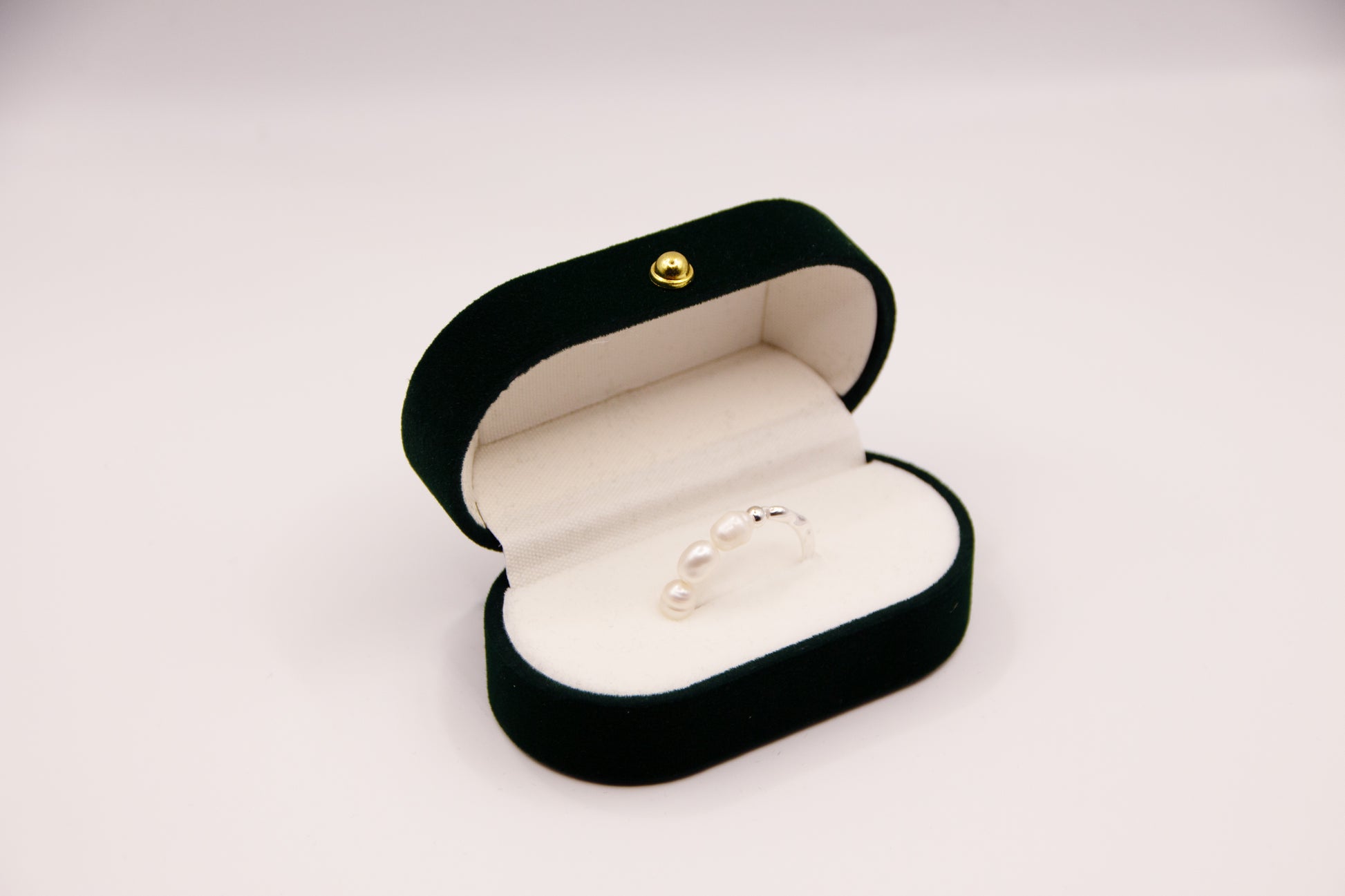 Sense and Sensibility silver ring med sötvattenspärlor