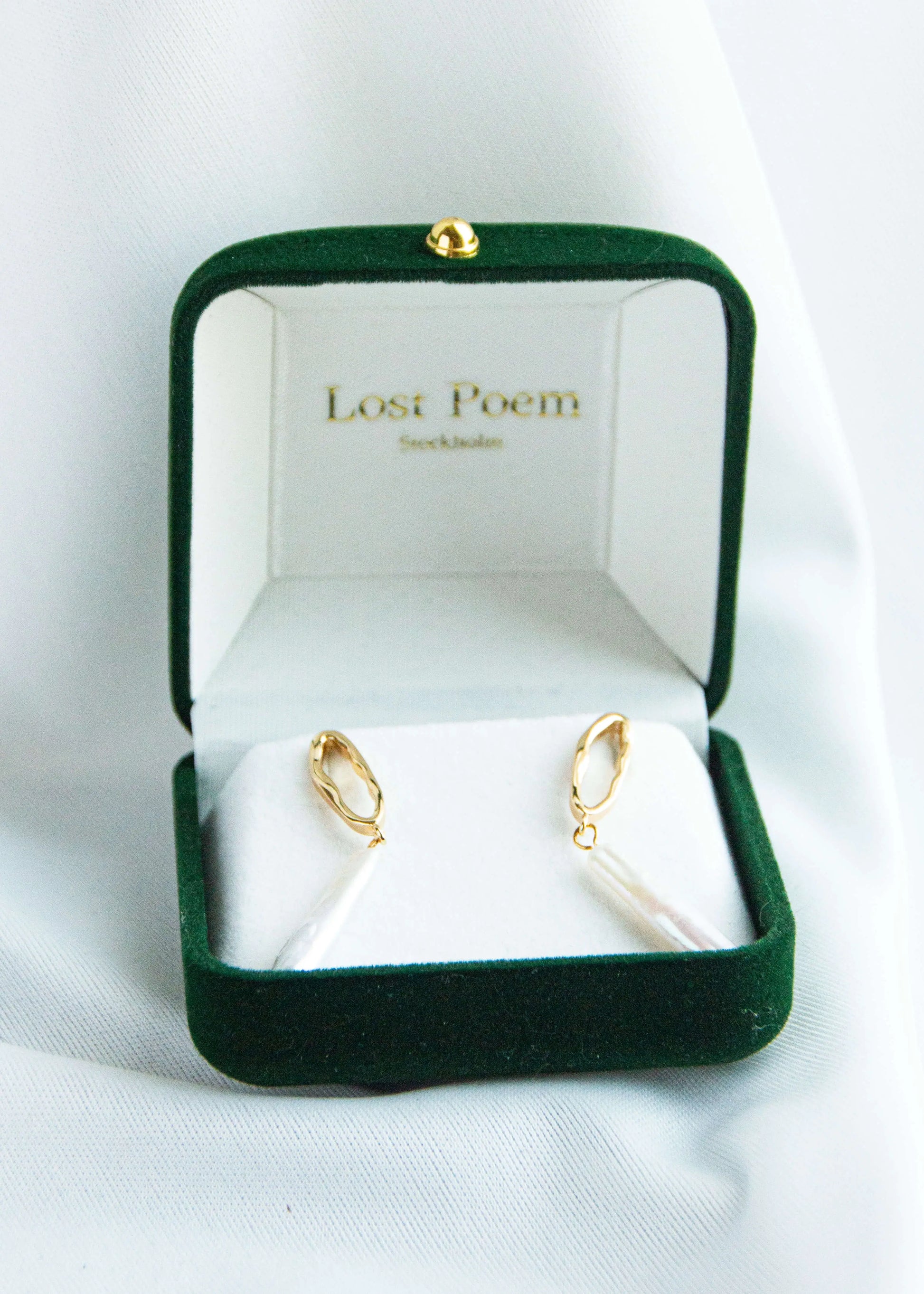 simple joy 18K goldplated earrings