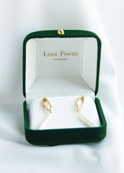 simple joy 18K goldplated earrings