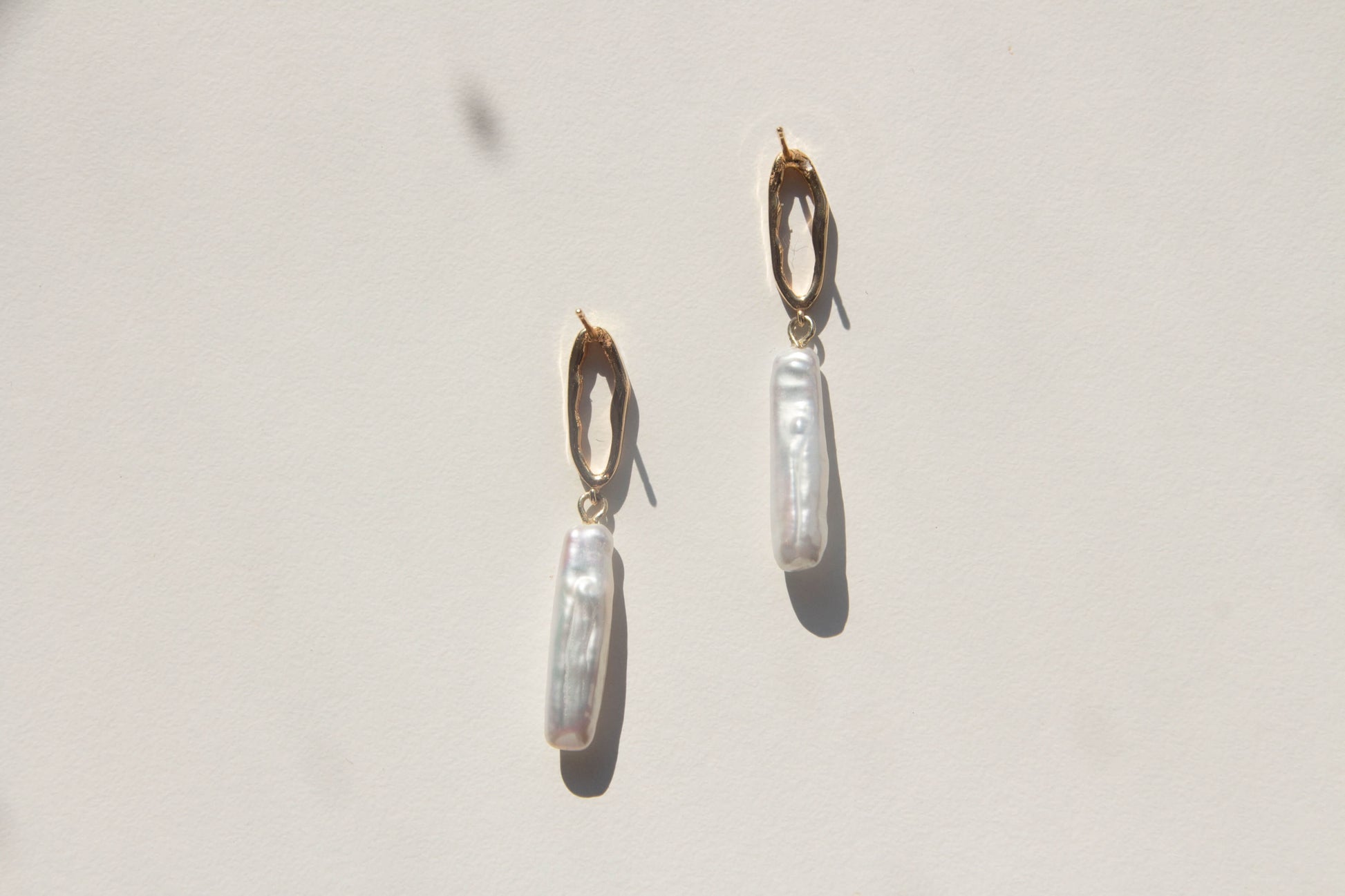 simple joy 18K guldpläterade örhängen